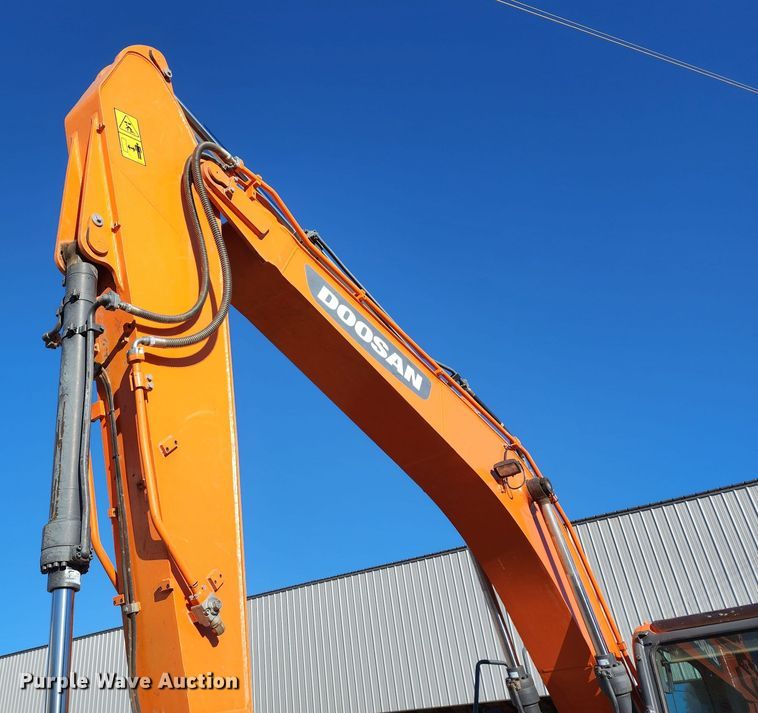 image for item KH9185 2018 Doosan DX180LC-5  excavator