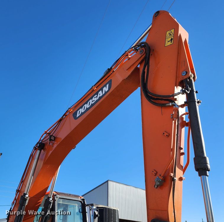 image for item KH9185 2018 Doosan DX180LC-5  excavator