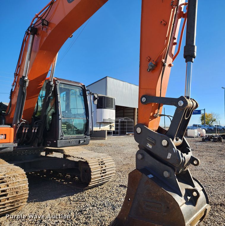 image for item KH9185 2018 Doosan DX180LC-5  excavator