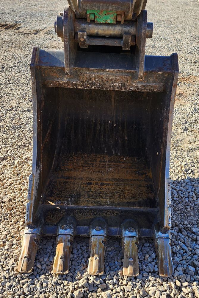 image for item KH9185 2018 Doosan DX180LC-5  excavator