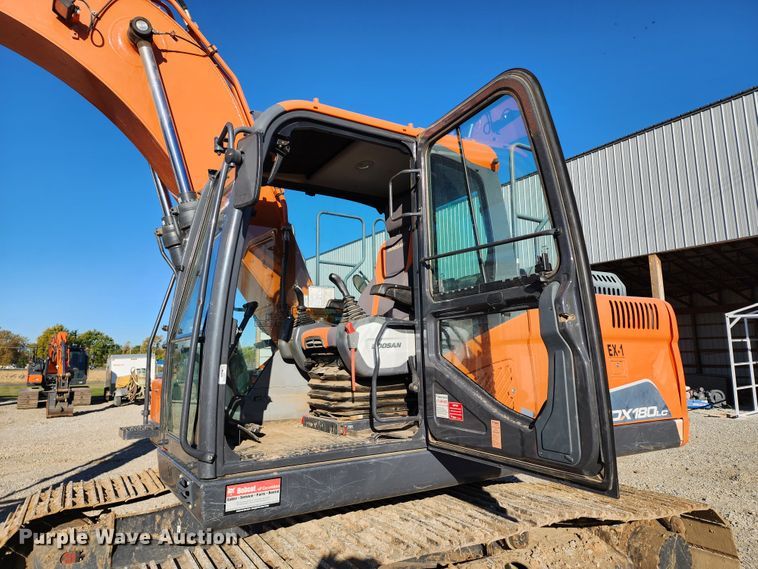 image for item KH9185 2018 Doosan DX180LC-5  excavator
