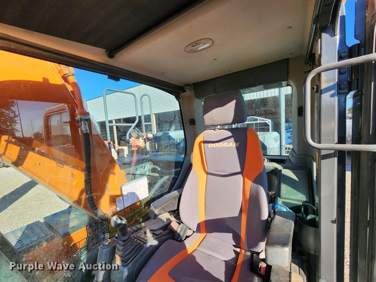 image for item KH9185 2018 Doosan DX180LC-5  excavator