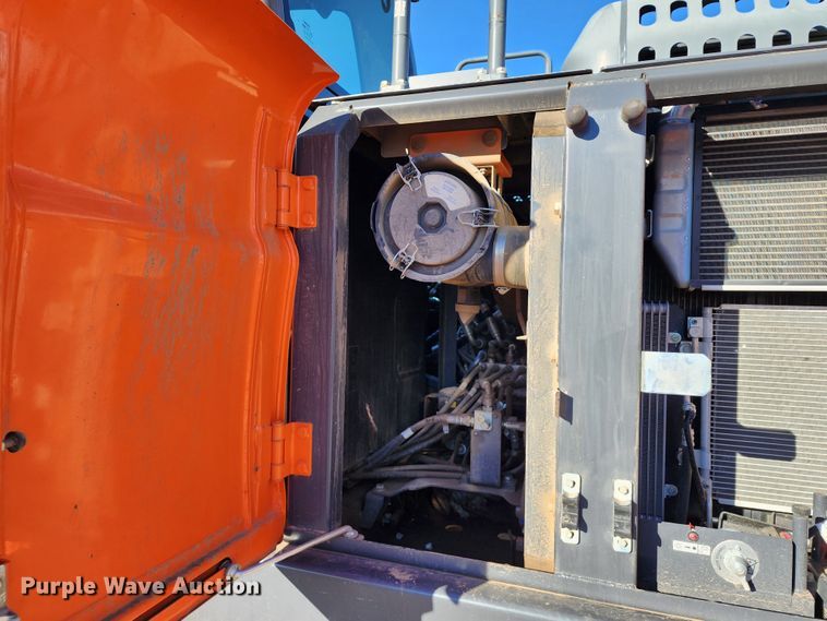 image for item KH9185 2018 Doosan DX180LC-5  excavator