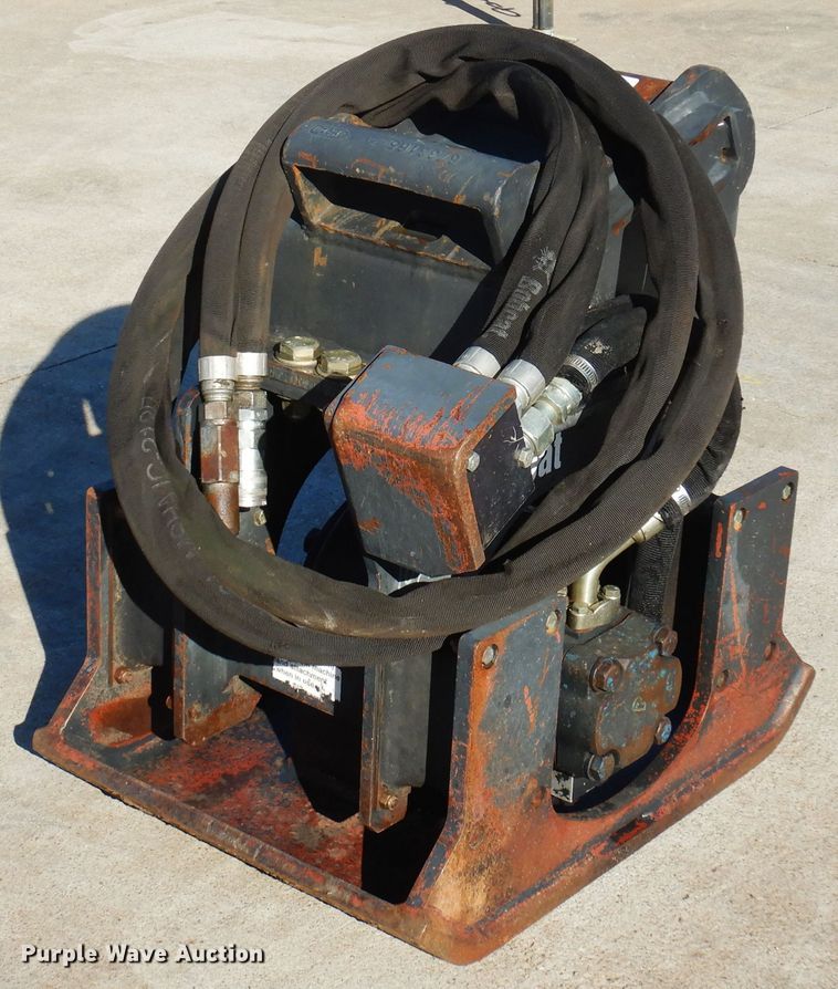 image for item KO9824 2013 Bobcat PCF34  plate compactor
