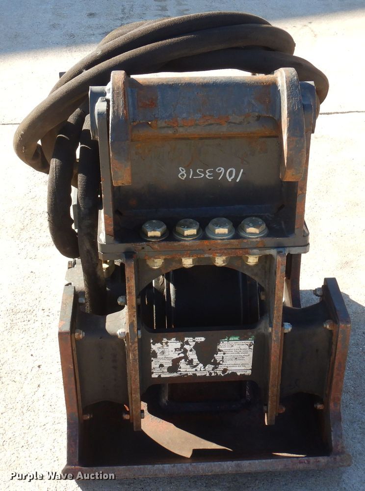 image for item KO9824 2013 Bobcat PCF34  plate compactor