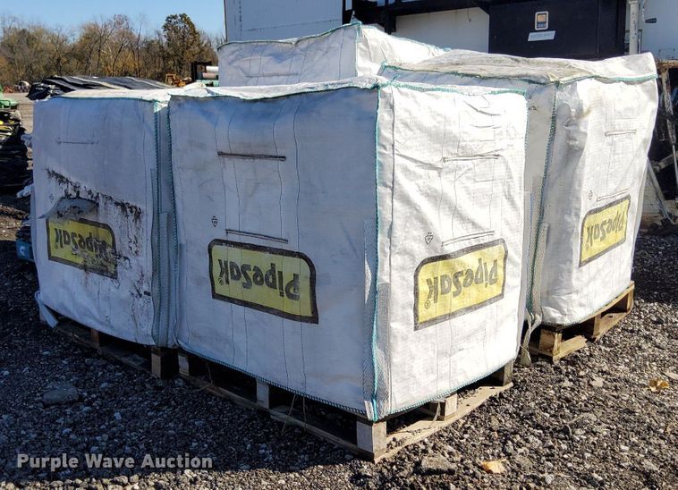 image for item KT9615 Approximately 200 PipeSak QF2024 geotextile pipeline weights