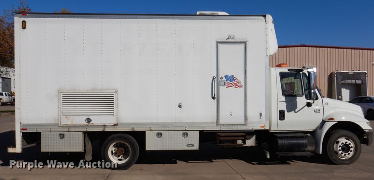 image for item KW9314 2003 International 4300  box truck