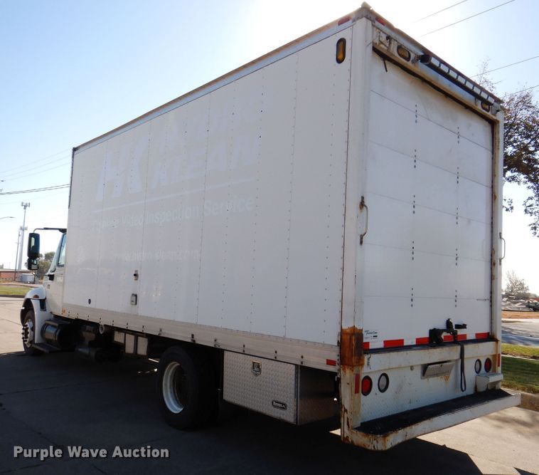 image for item KW9314 2003 International 4300  box truck