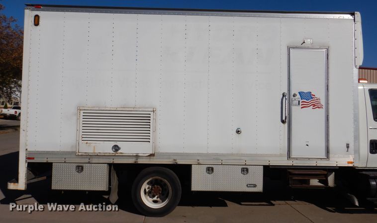 image for item KW9314 2003 International 4300  box truck