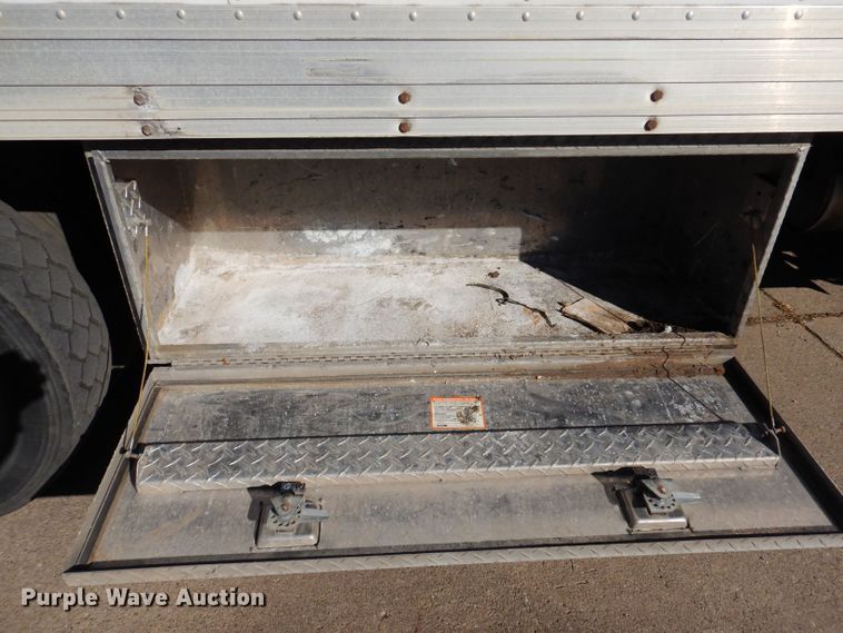 image for item KW9314 2003 International 4300  box truck