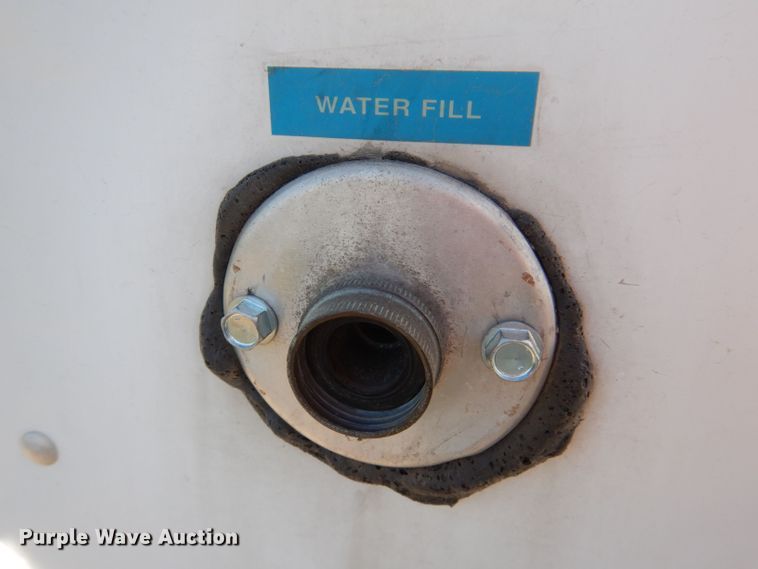 image for item KW9314 2003 International 4300  box truck