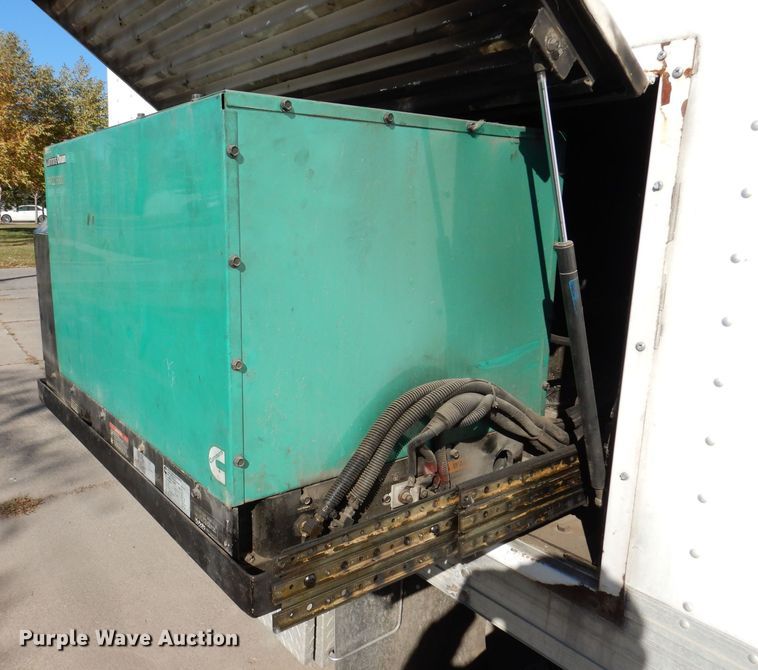 image for item KW9314 2003 International 4300  box truck
