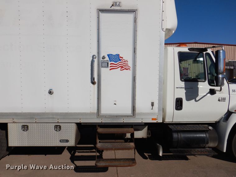 image for item KW9314 2003 International 4300  box truck
