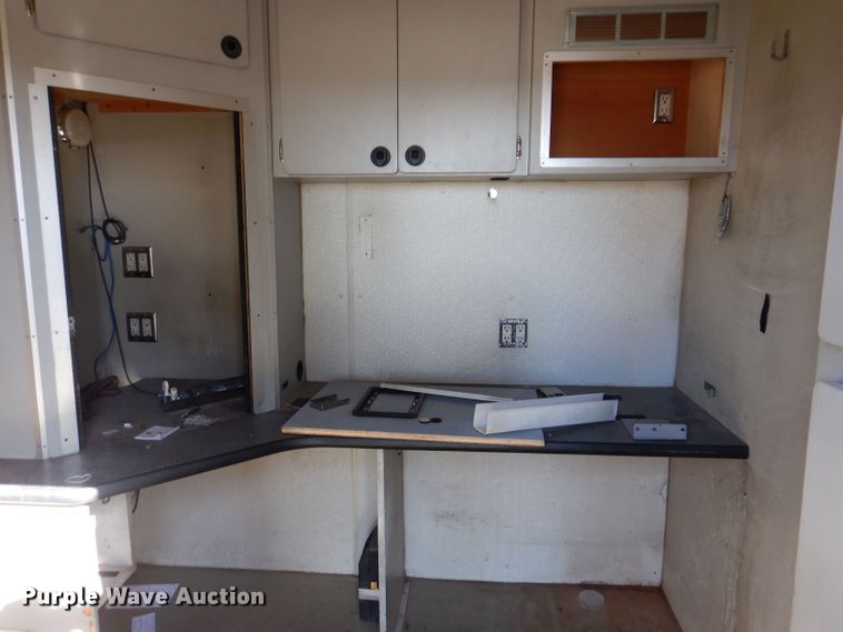 image for item KW9314 2003 International 4300  box truck