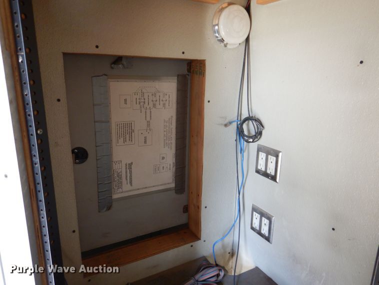 image for item KW9314 2003 International 4300  box truck