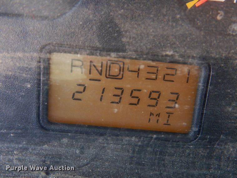 image for item KW9314 2003 International 4300  box truck