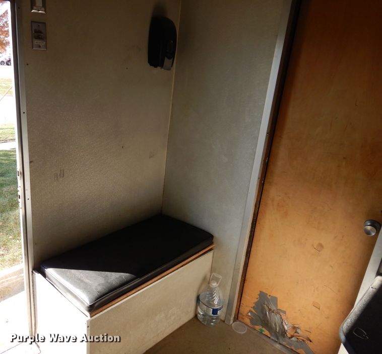 image for item KW9314 2003 International 4300  box truck