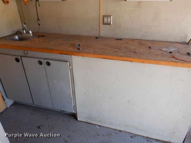 image for item KW9314 2003 International 4300  box truck