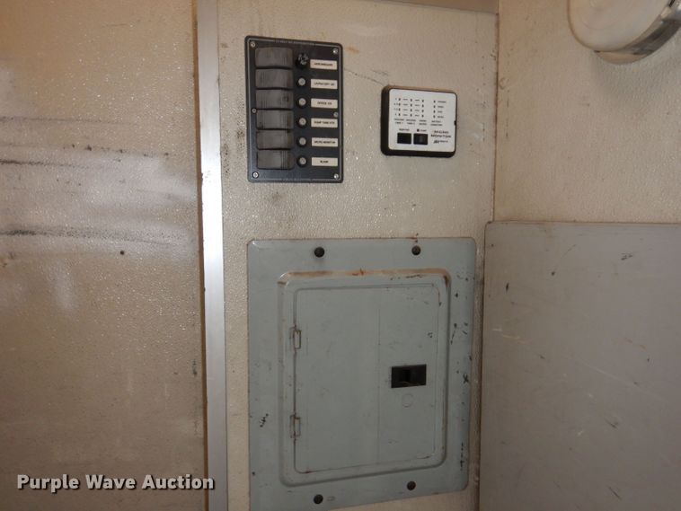 image for item KW9314 2003 International 4300  box truck