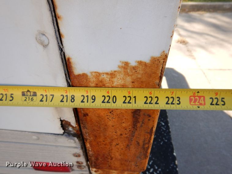 image for item KW9314 2003 International 4300  box truck