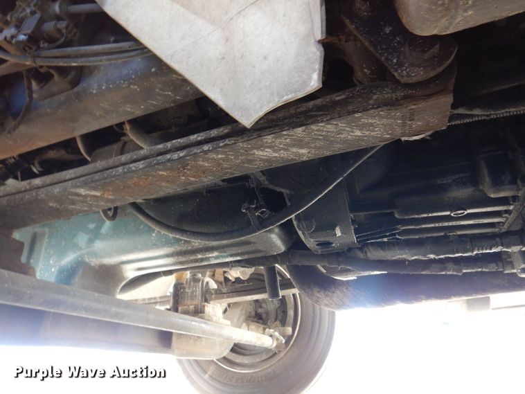 image for item KW9314 2003 International 4300  box truck