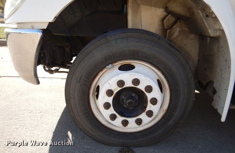 image for item KW9314 2003 International 4300  box truck