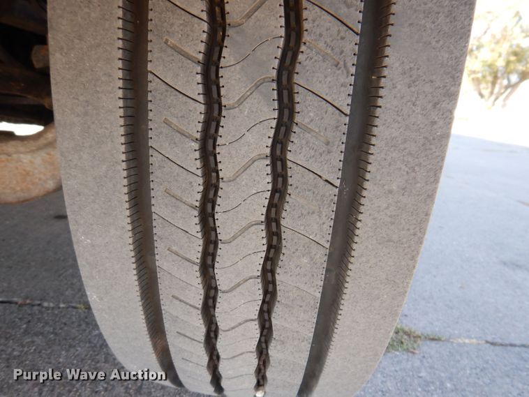 image for item KW9314 2003 International 4300  box truck