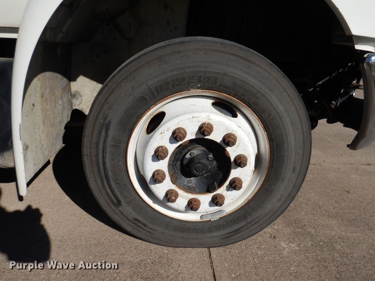 image for item KW9314 2003 International 4300  box truck