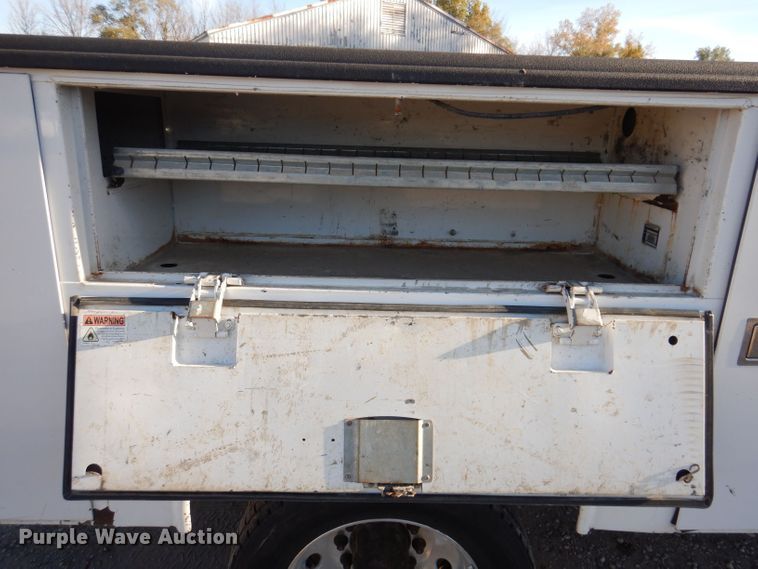 image for item KW9323 2016 Dodge  Ram 5500HD  utility / service truck