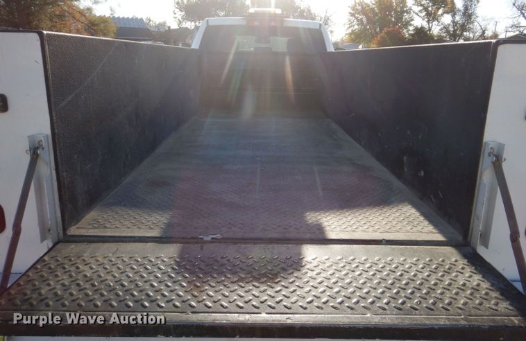 image for item KW9323 2016 Dodge  Ram 5500HD  utility / service truck