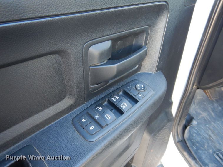 image for item KW9323 2016 Dodge  Ram 5500HD  utility / service truck