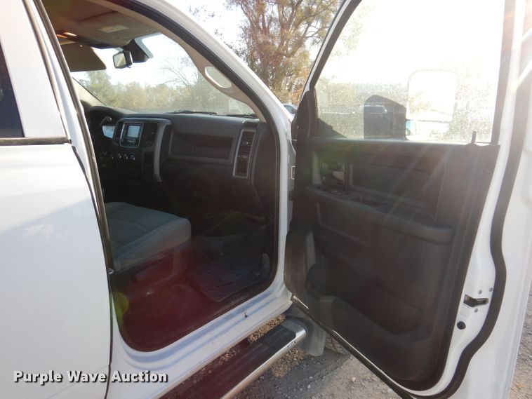 image for item KW9323 2016 Dodge  Ram 5500HD  utility / service truck