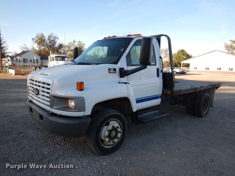 image for item KW9324 2005 Chevrolet C5500  flatbed truck
