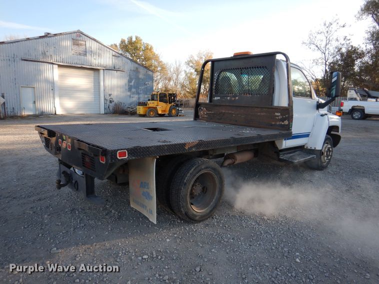 image for item KW9324 2005 Chevrolet C5500  flatbed truck