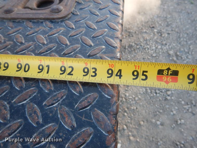 image for item KW9324 2005 Chevrolet C5500  flatbed truck