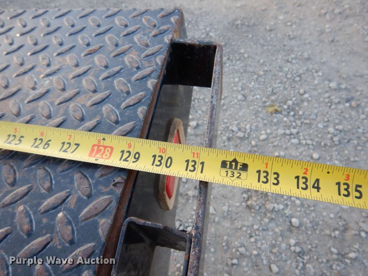 image for item KW9324 2005 Chevrolet C5500  flatbed truck