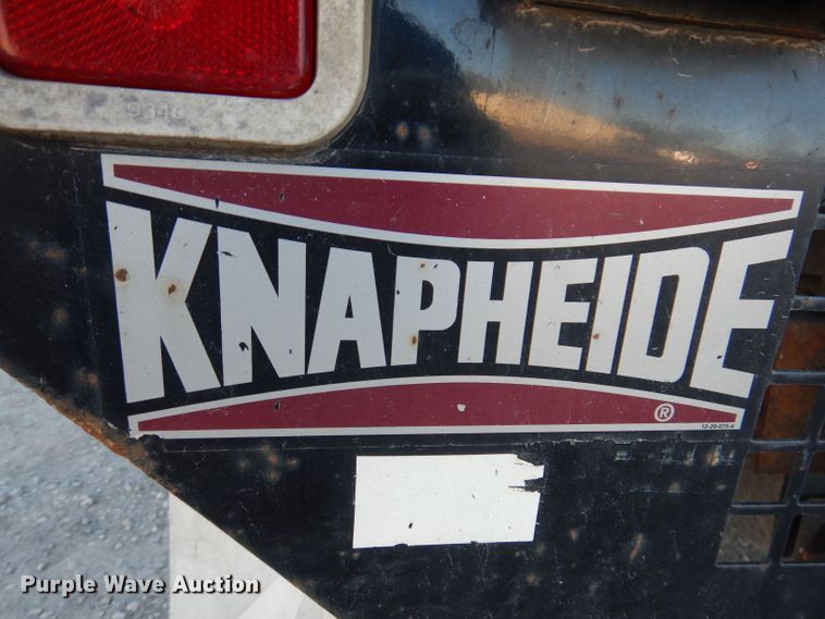 image for item KW9324 2005 Chevrolet C5500  flatbed truck