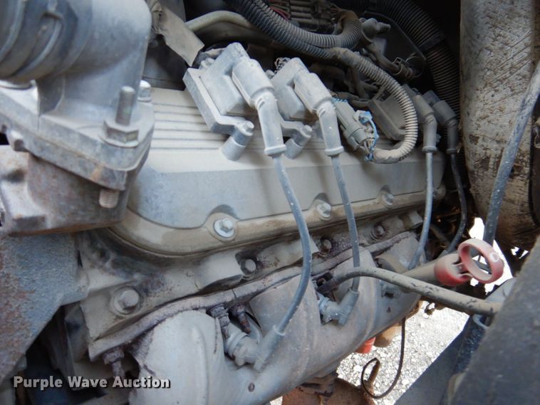 image for item KW9324 2005 Chevrolet C5500  flatbed truck