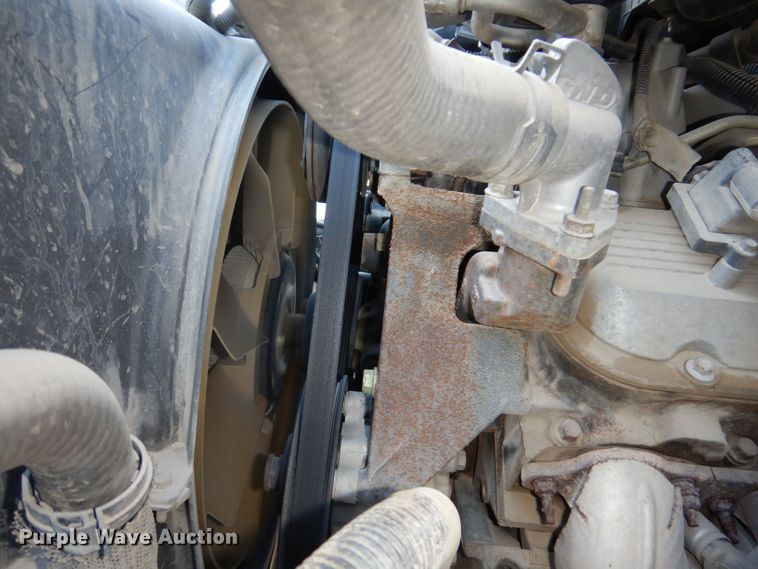 image for item KW9324 2005 Chevrolet C5500  flatbed truck