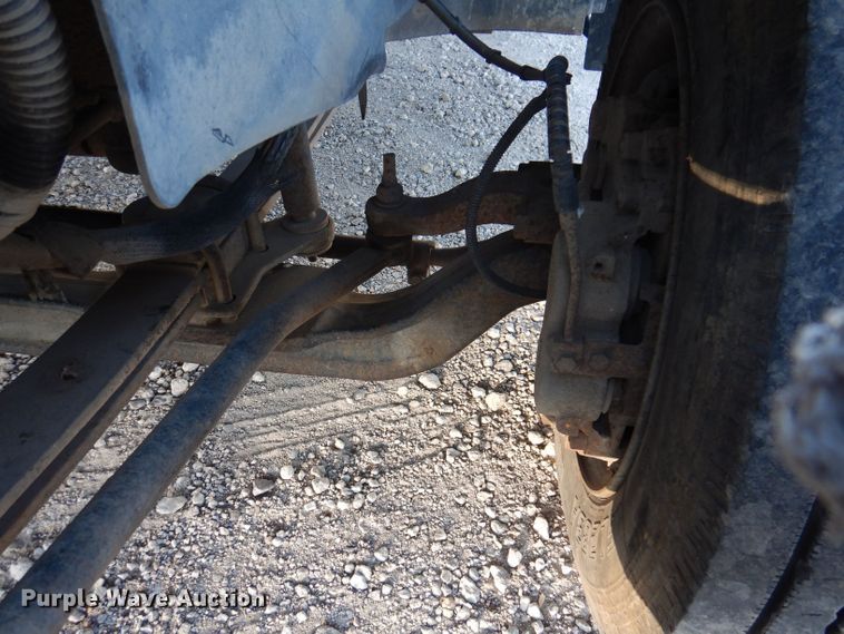 image for item KW9324 2005 Chevrolet C5500  flatbed truck