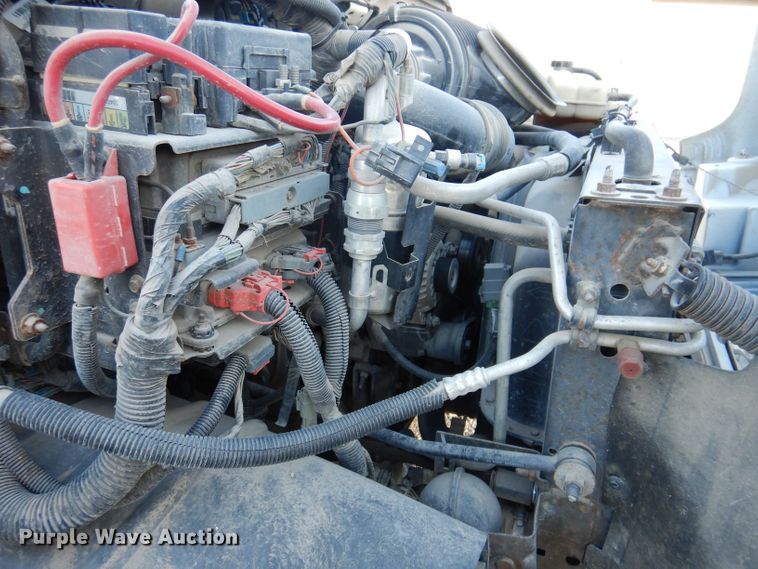 image for item KW9324 2005 Chevrolet C5500  flatbed truck