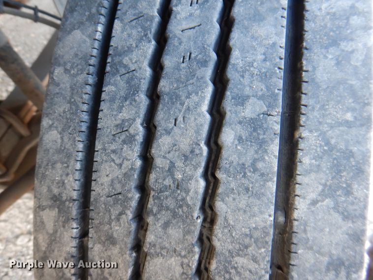 image for item KW9324 2005 Chevrolet C5500  flatbed truck