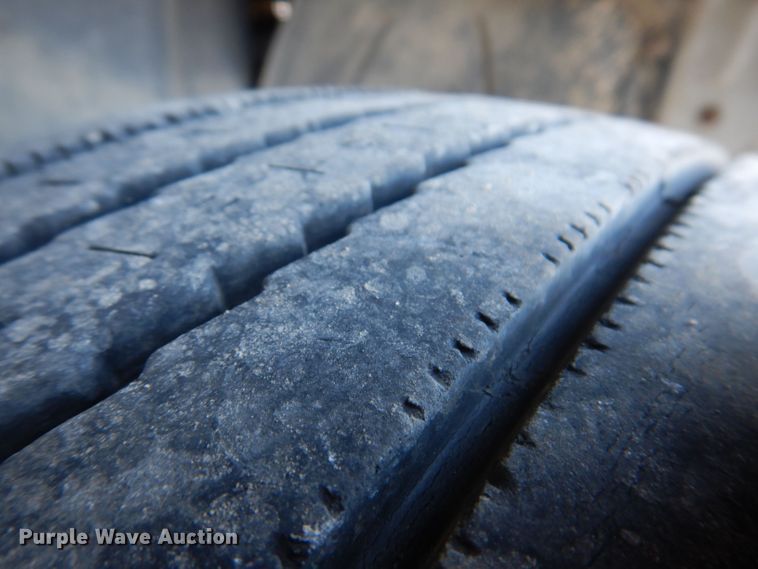 image for item KW9324 2005 Chevrolet C5500  flatbed truck