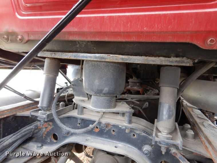 image for item KW9381 2000 Mack CL713  semi truck