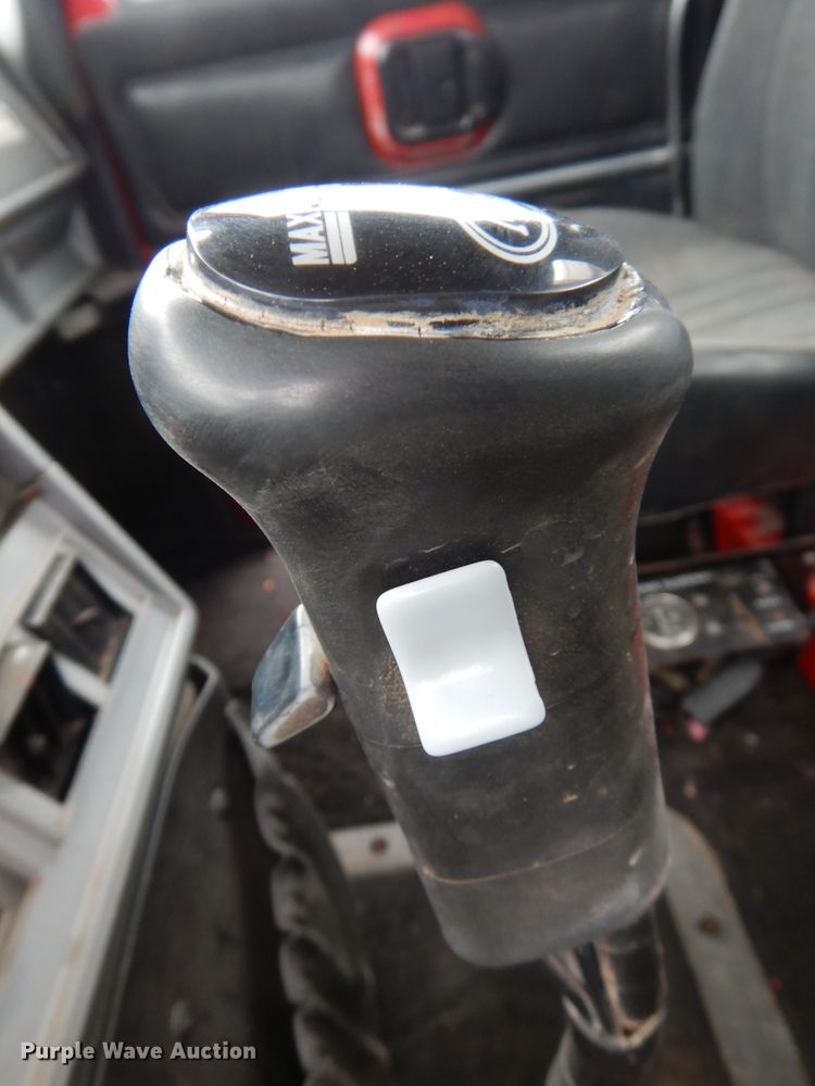 image for item KW9381 2000 Mack CL713  semi truck