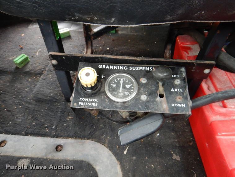 image for item KW9381 2000 Mack CL713  semi truck