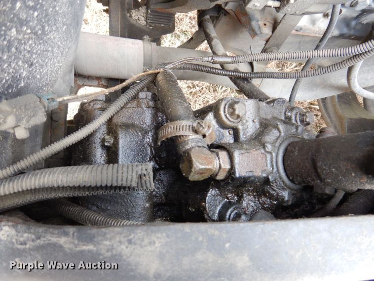 image for item KW9381 2000 Mack CL713  semi truck