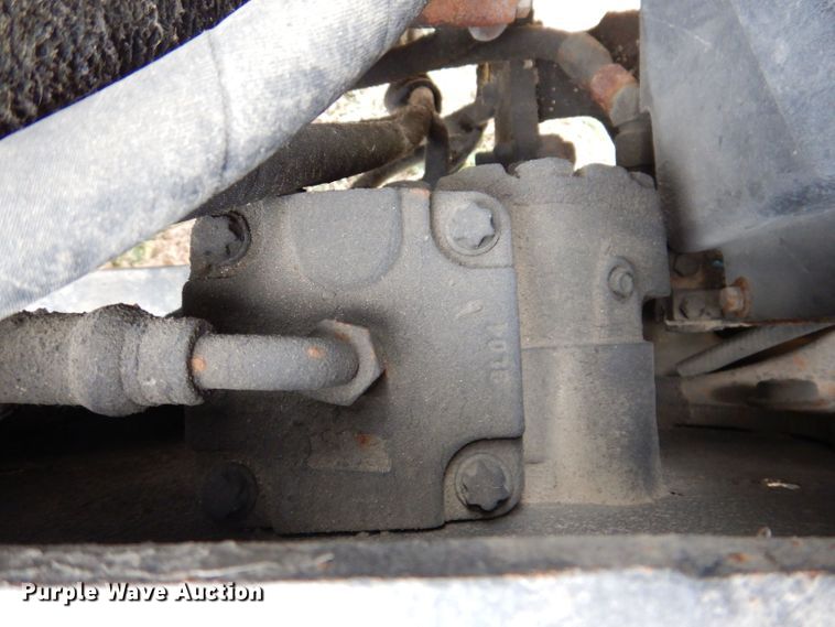 image for item KW9381 2000 Mack CL713  semi truck