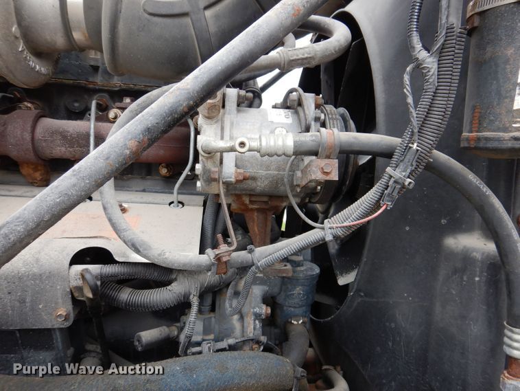 image for item KW9381 2000 Mack CL713  semi truck