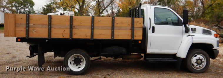 image for item KW9385 2004 Chevrolet C4500  dump flatbed truck